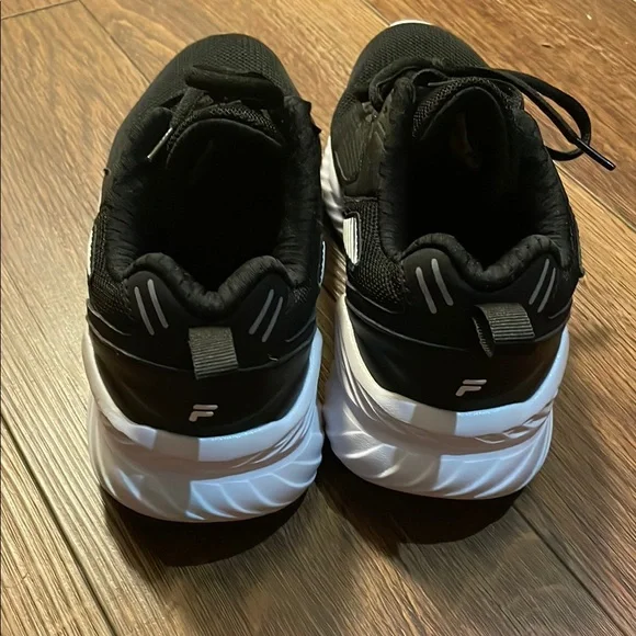 Fila Energized Women’s Black Sneakers - Picture 3 of 8